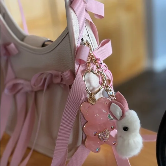 Coach pink bows bag - Picture 2 of 4